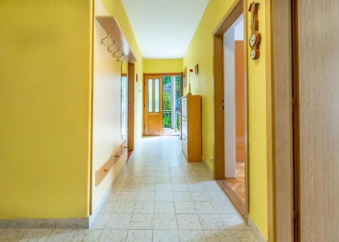 4 & 6 * マカルスカ