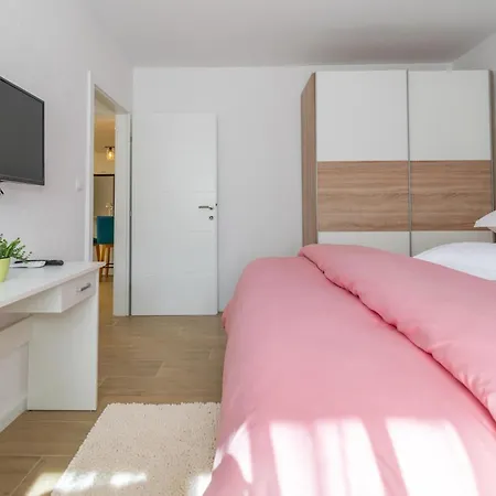 Apartment 4 & 6