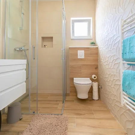 Apartment 4 & 6