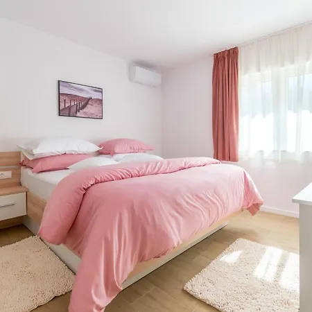 4 & 6 Makarska