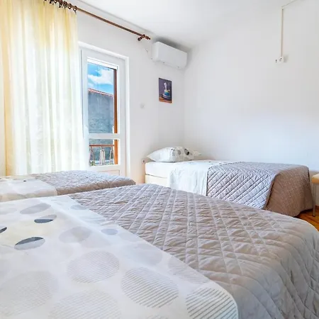 Apartment 4 & 6 *
