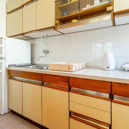 4 & 6 Apartment *