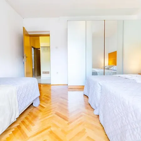 Apartament 4 & 6 Makarska