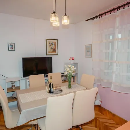 4 & 6 * Makarska